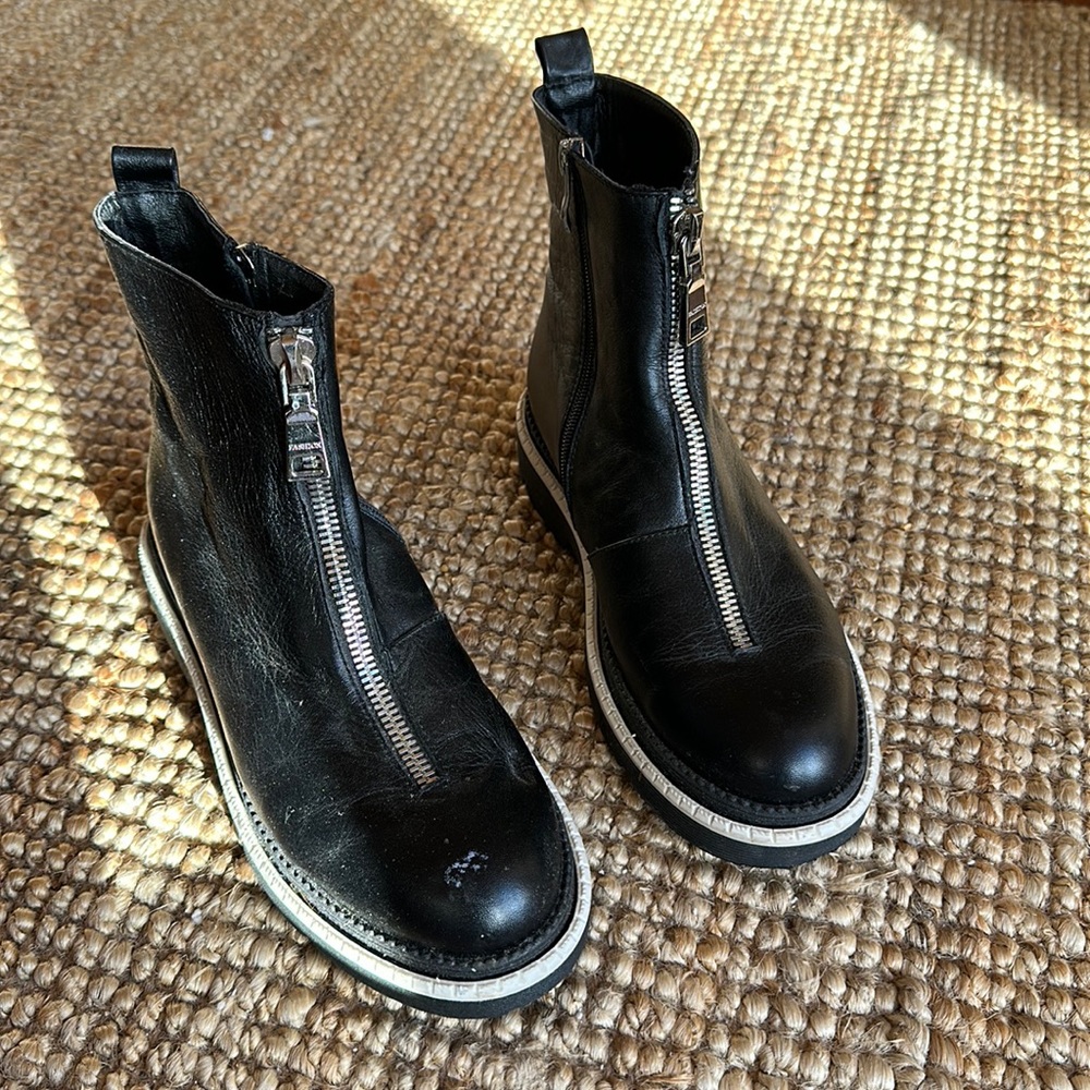 Double zipper Boots